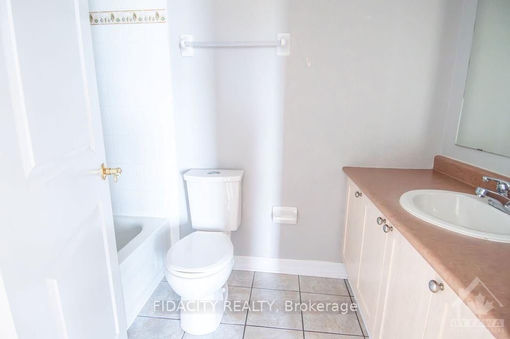 Photo 6 of Unit 9J, 310 Central Park Drive, Ottawa, Central Park — HOMEH