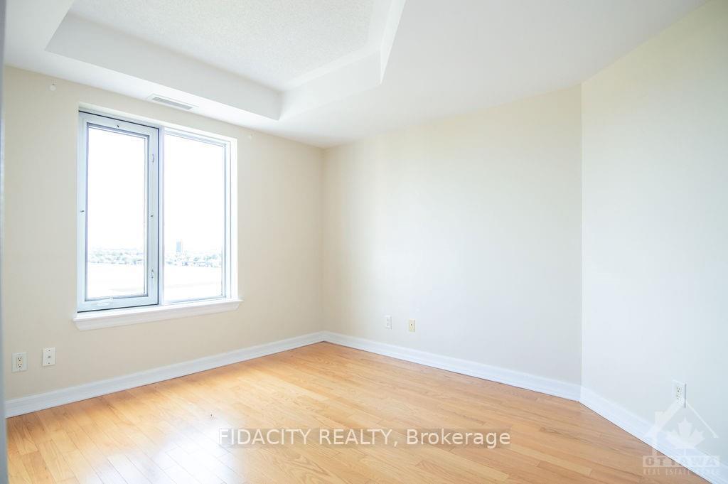 Photo 7 of Unit 9J, 310 Central Park Drive, Ottawa, Central Park — HOMEH