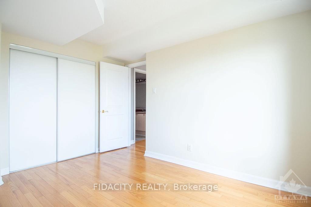 Photo 8 of Unit 9J, 310 Central Park Drive, Ottawa, Central Park — HOMEH