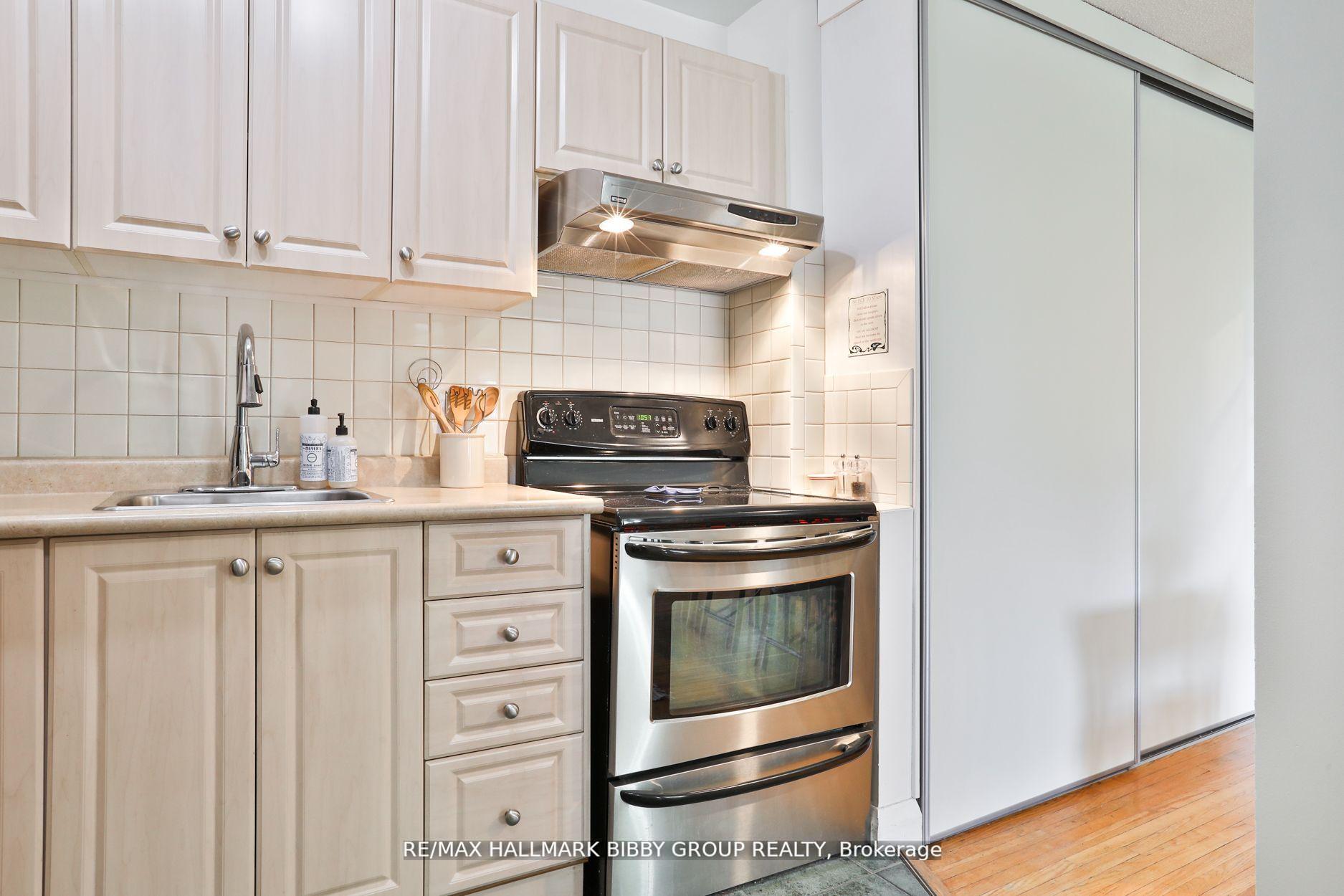 Photo 14 of Unit #404, 35 Raglan Avenue, Toronto, Humewood-Cedarvale — HOMEH