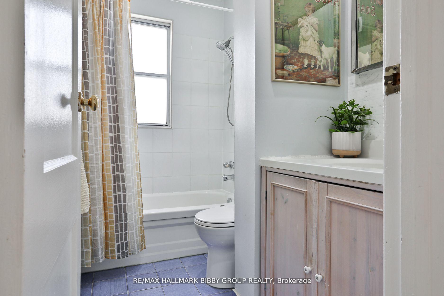 Photo 21 of Unit #404, 35 Raglan Avenue, Toronto, Humewood-Cedarvale — HOMEH