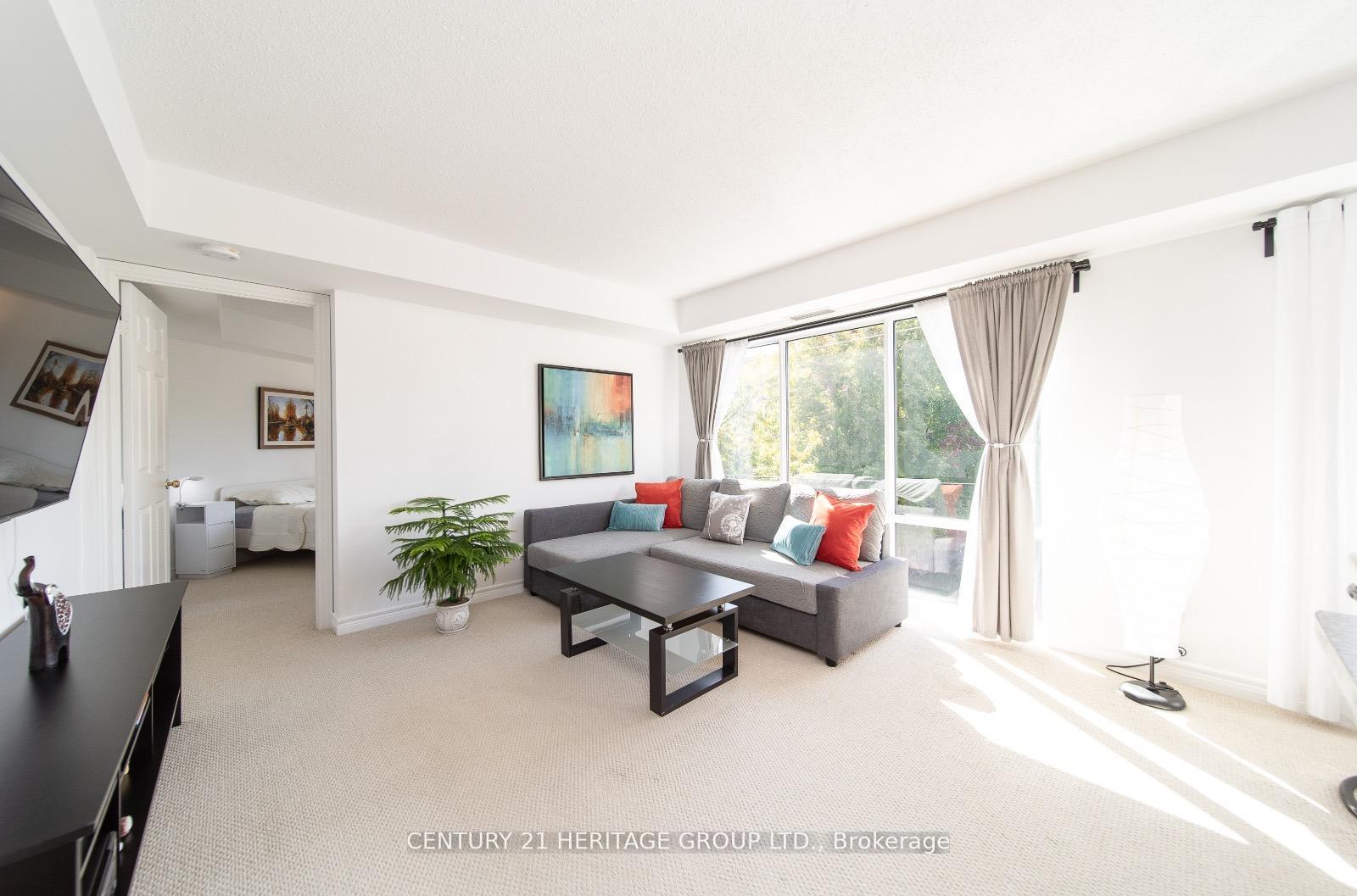 Photo 3 of Unit 303, 211 Randolph Road, Toronto, Leaside — HOMEH