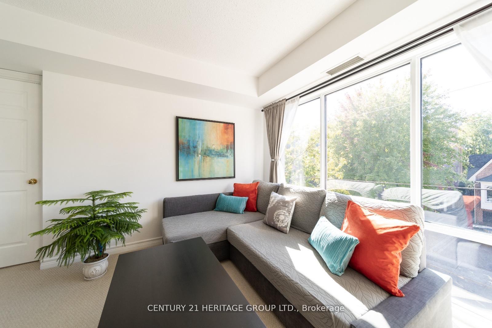 Photo 4 of Unit 303, 211 Randolph Road, Toronto, Leaside — HOMEH