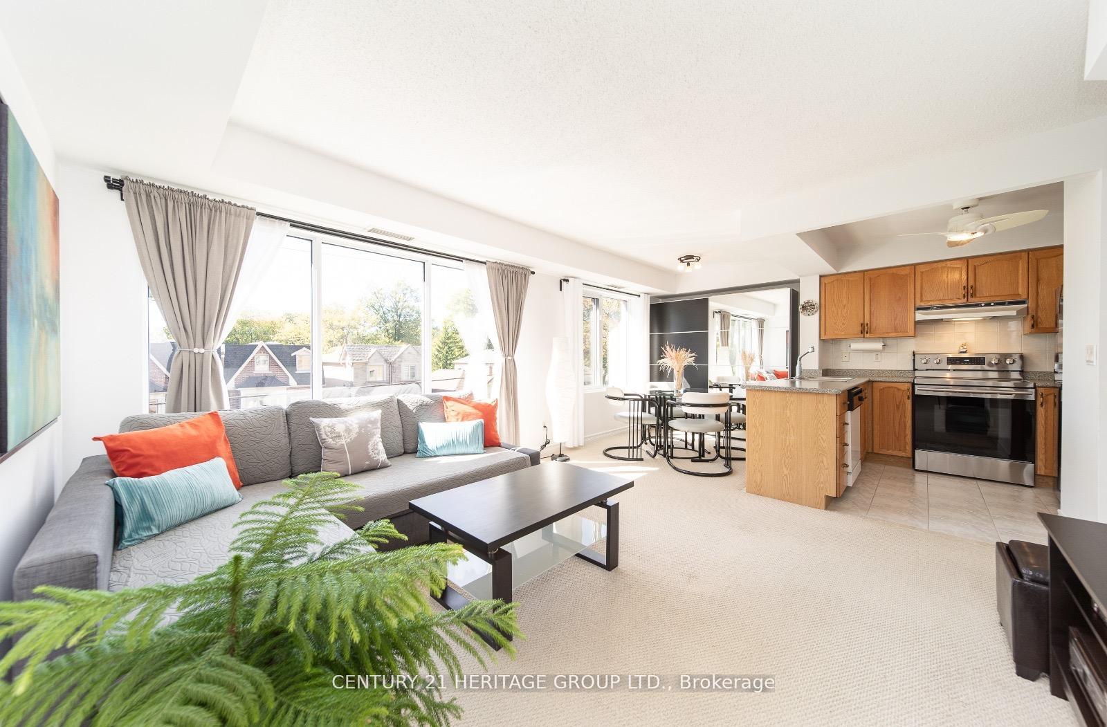 Photo 6 of Unit 303, 211 Randolph Road, Toronto, Leaside — HOMEH