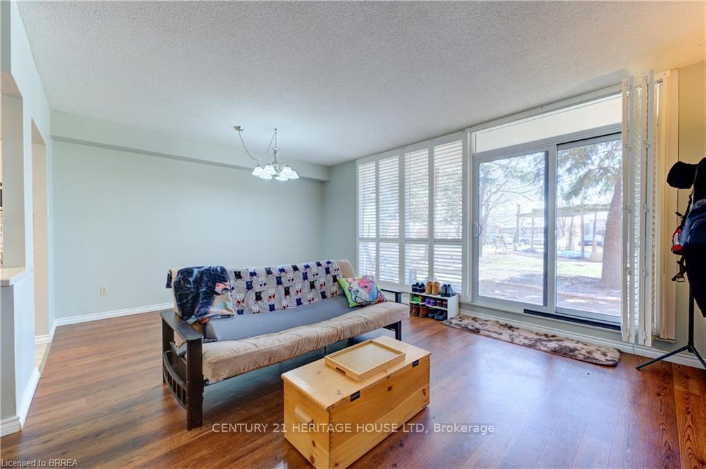 Photo 6 of Unit 109, 9 Bonheur Court, Brant, Brantford Twp — HOMEH