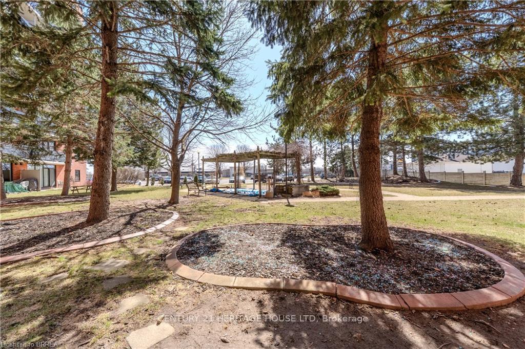 Photo 33 of Unit 109, 9 Bonheur Court, Brant, Brantford Twp — HOMEH