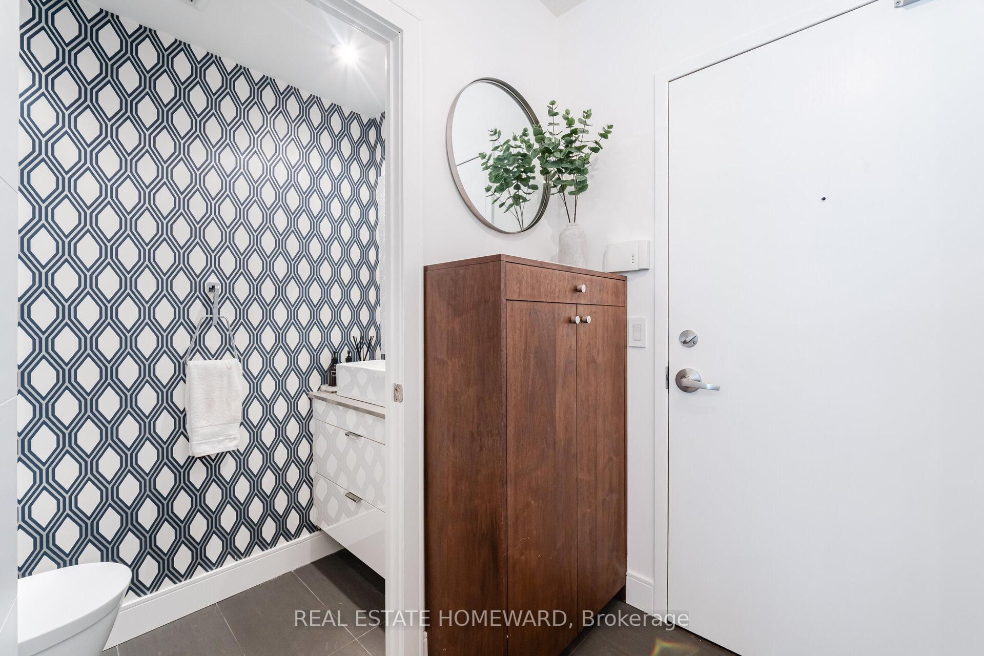 Photo 6 of Unit 909, 218 Queens Quay W, Toronto, Waterfront Communities — HOMEH
