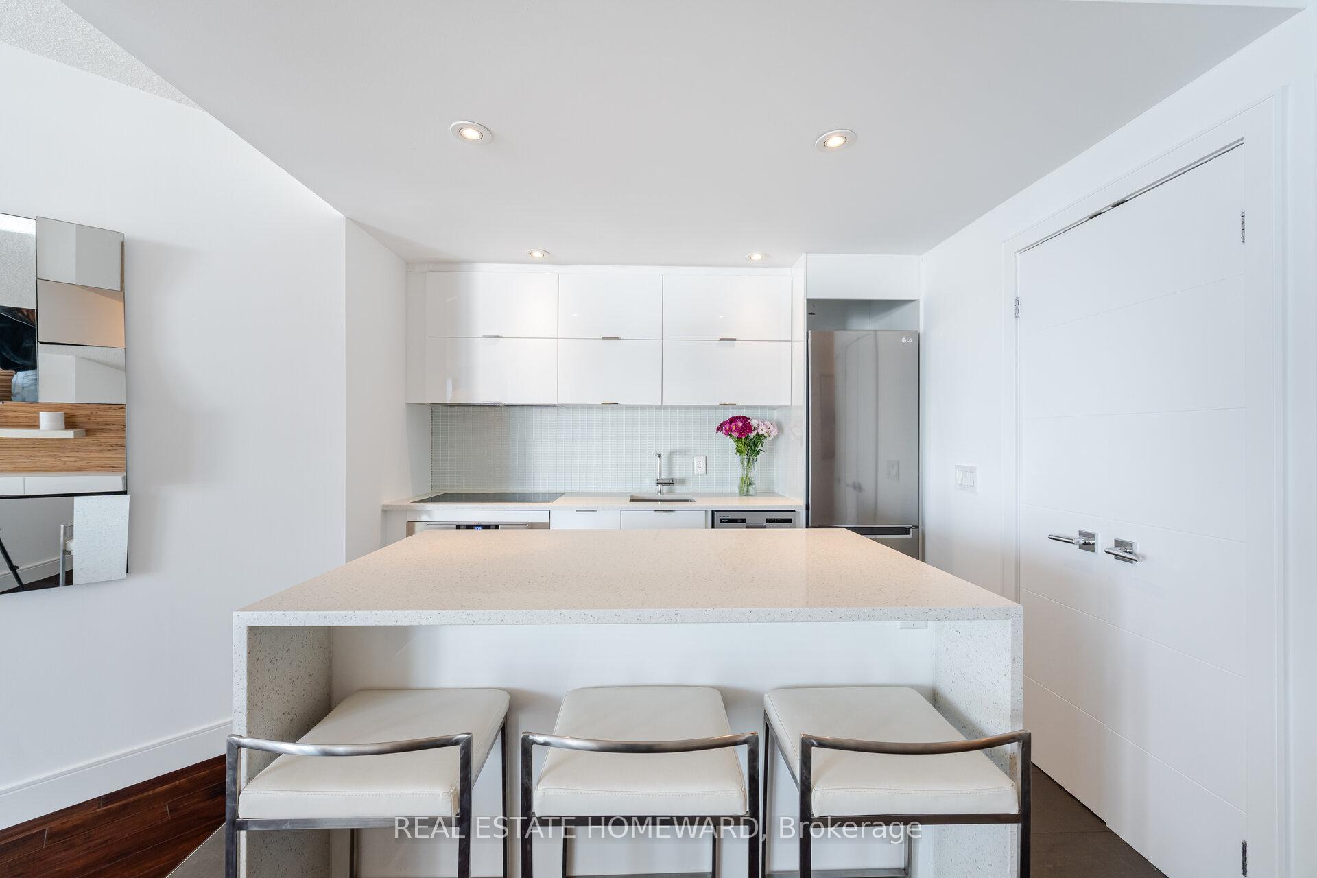 Photo 9 of Unit 909, 218 Queens Quay W, Toronto, Waterfront Communities — HOMEH