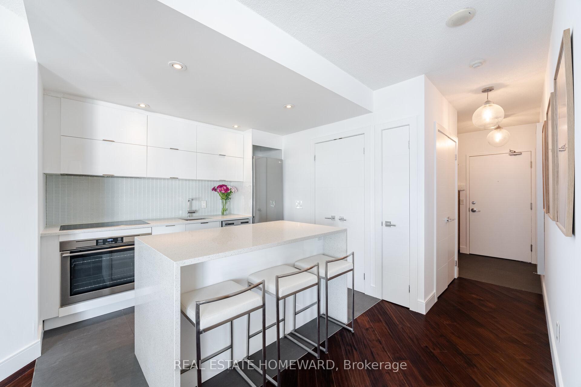 Photo 7 of Unit 909, 218 Queens Quay W, Toronto, Waterfront Communities — HOMEH