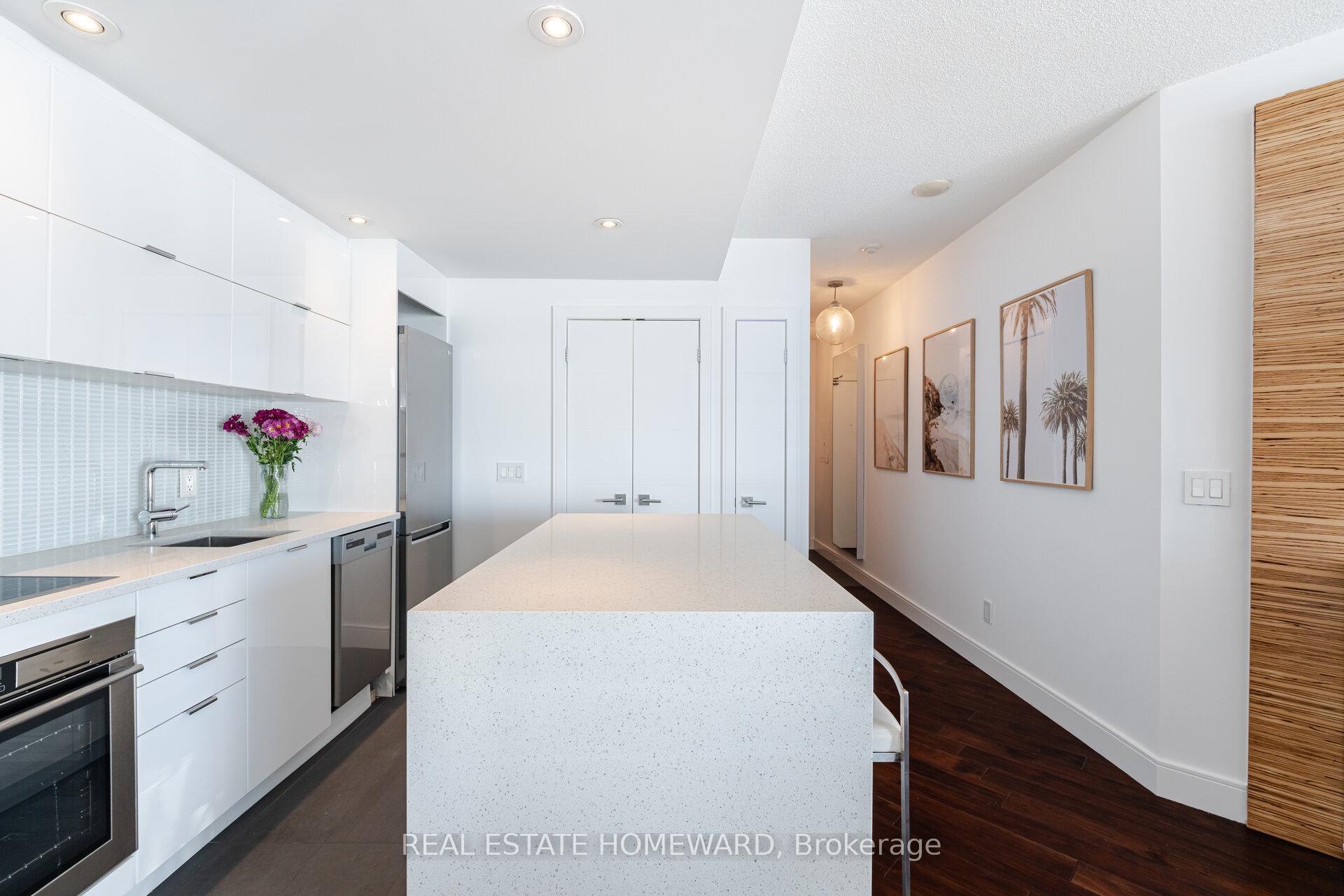 Photo 14 of Unit 909, 218 Queens Quay W, Toronto, Waterfront Communities — HOMEH