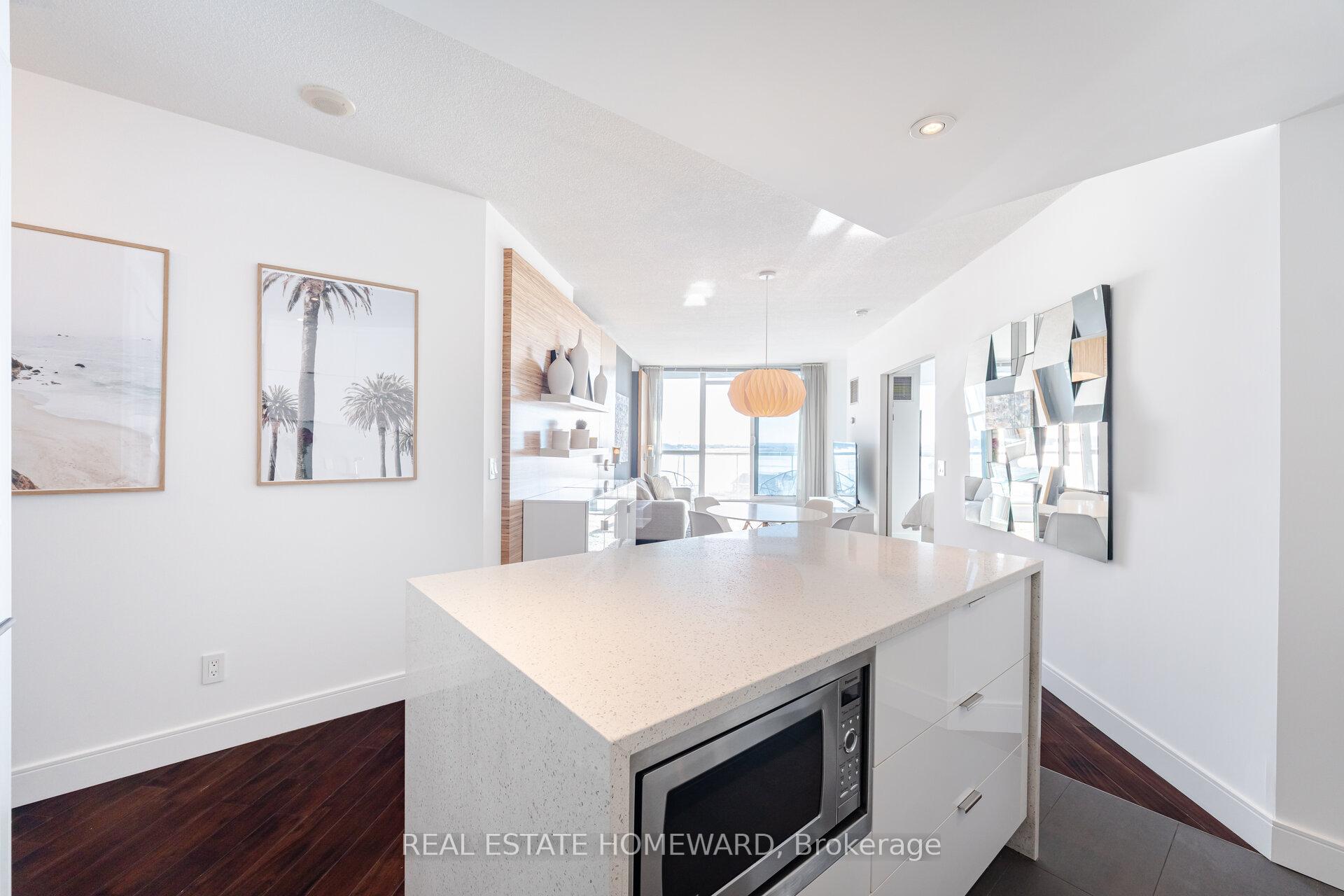Photo 10 of Unit 909, 218 Queens Quay W, Toronto, Waterfront Communities — HOMEH