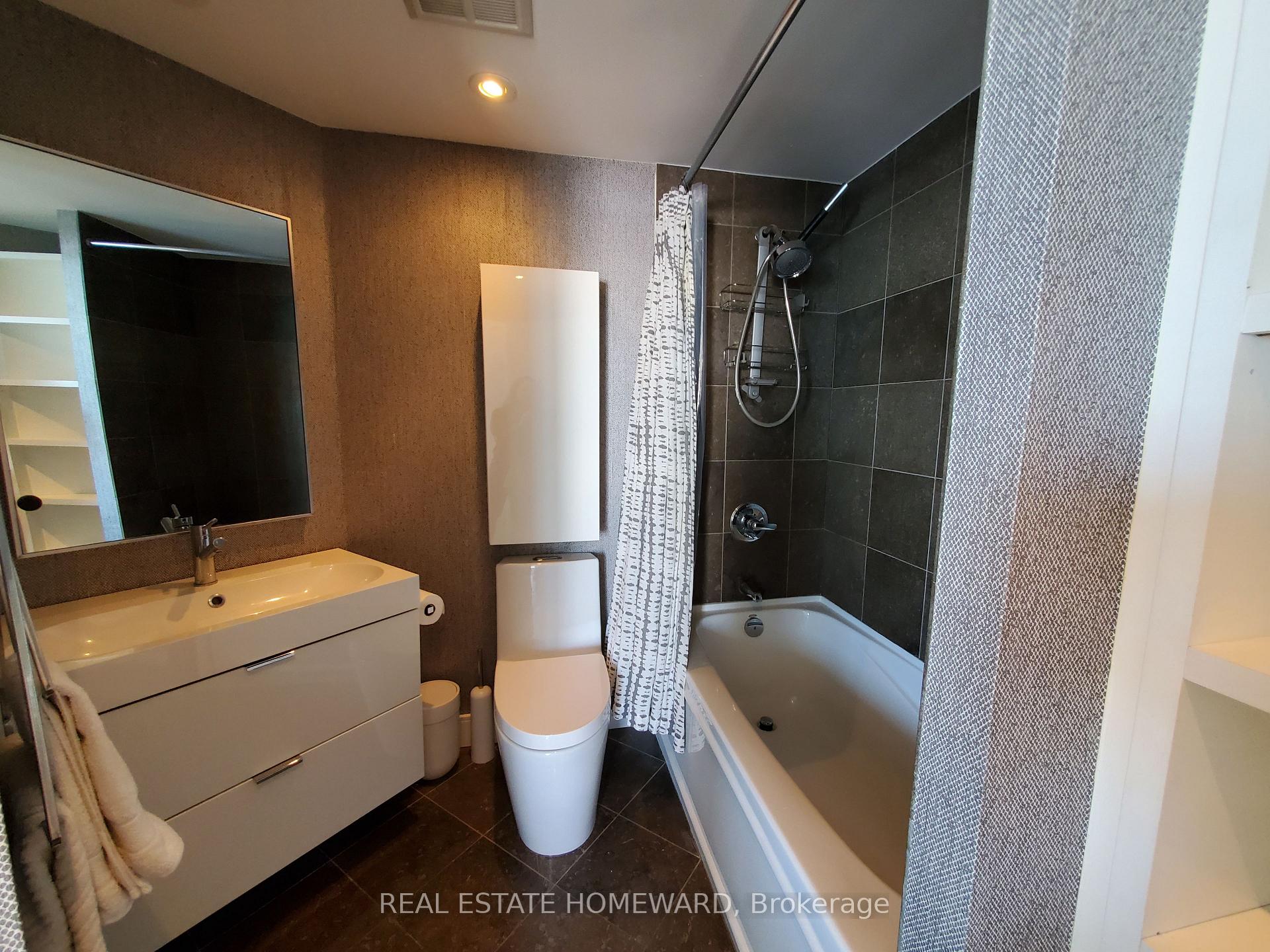 Photo 33 of Unit 909, 218 Queens Quay W, Toronto, Waterfront Communities — HOMEH