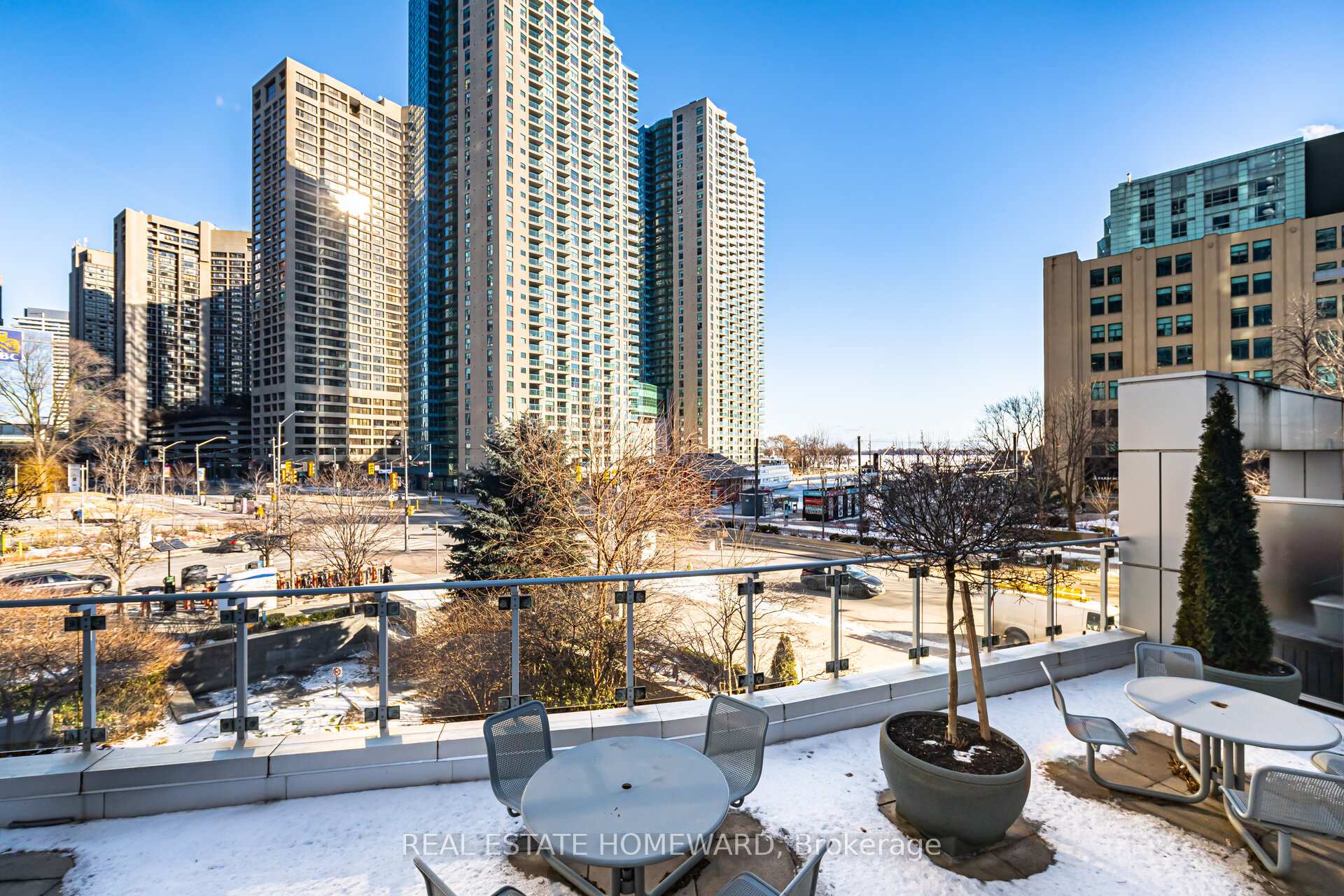 Photo 39 of Unit 909, 218 Queens Quay W, Toronto, Waterfront Communities — HOMEH