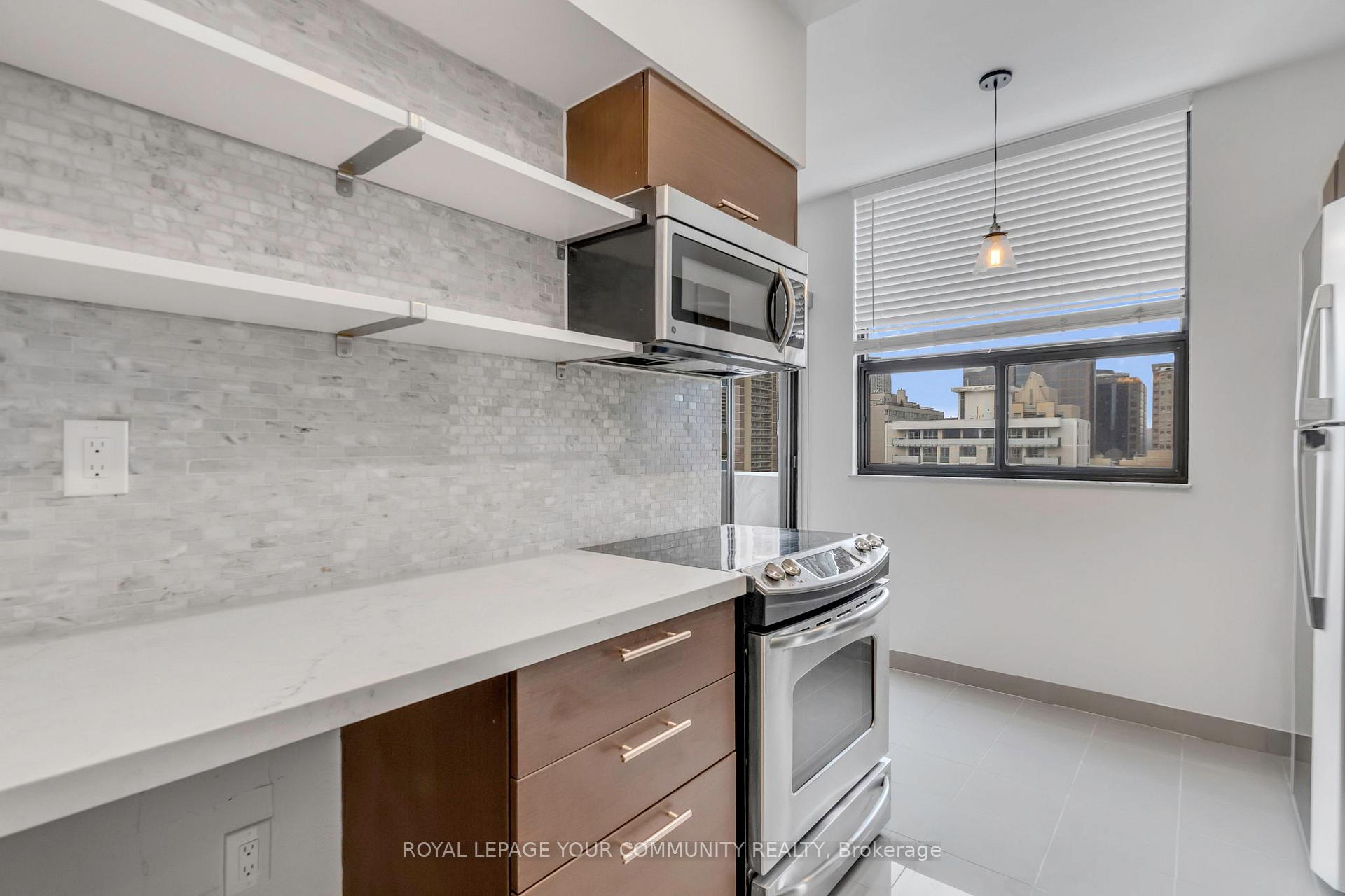 Photo 2 of Unit 1408, 86 Gloucester Street, Toronto, Church-Yonge Corridor — HOMEH