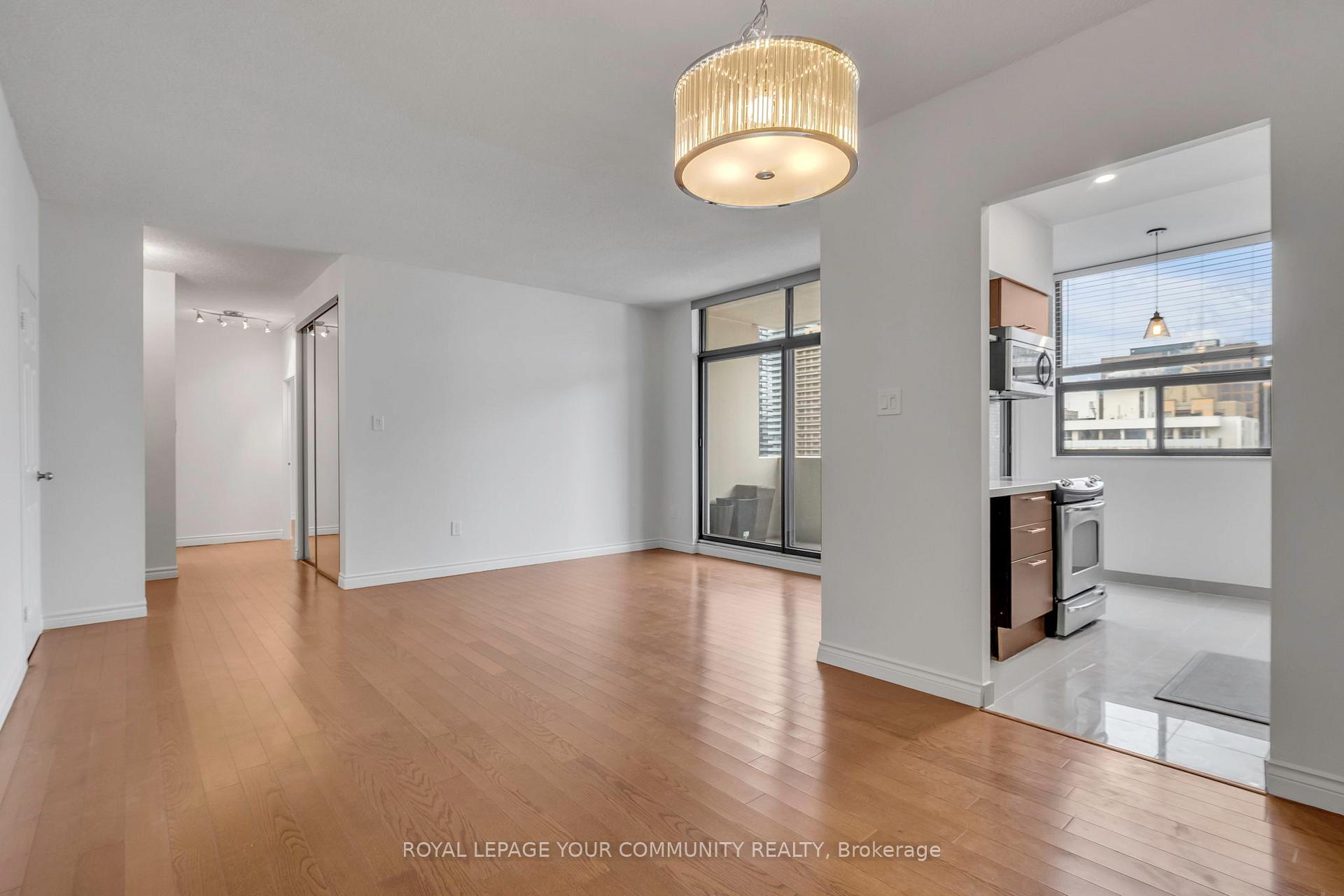 Photo 9 of Unit 1408, 86 Gloucester Street, Toronto, Church-Yonge Corridor — HOMEH