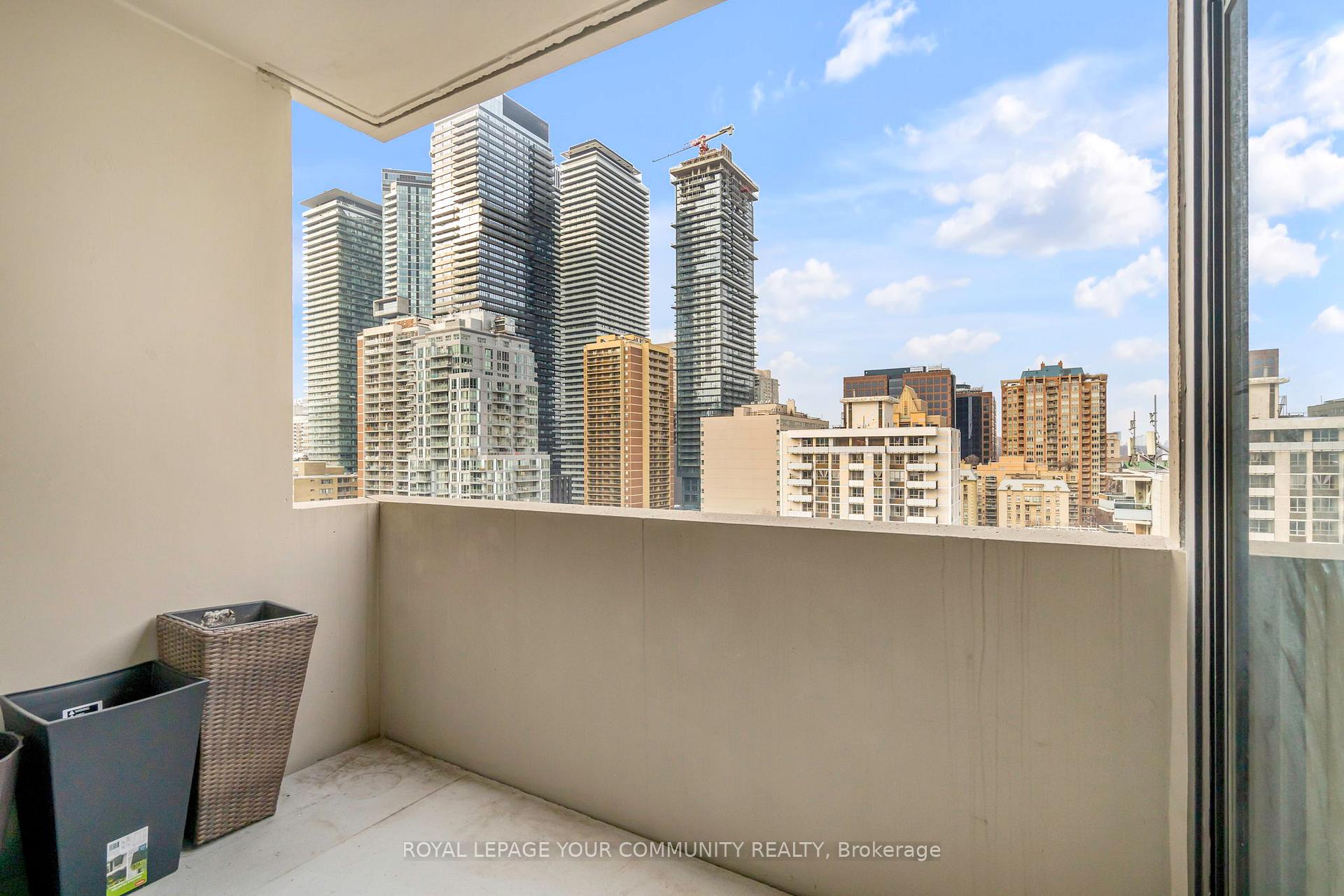 Photo 22 of Unit 1408, 86 Gloucester Street, Toronto, Church-Yonge Corridor — HOMEH