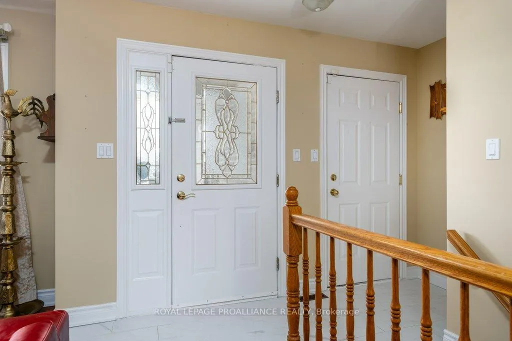 Photo 5 of 24 Stonegate Crescent, Quinte West, Frankford Ward — HOMEH