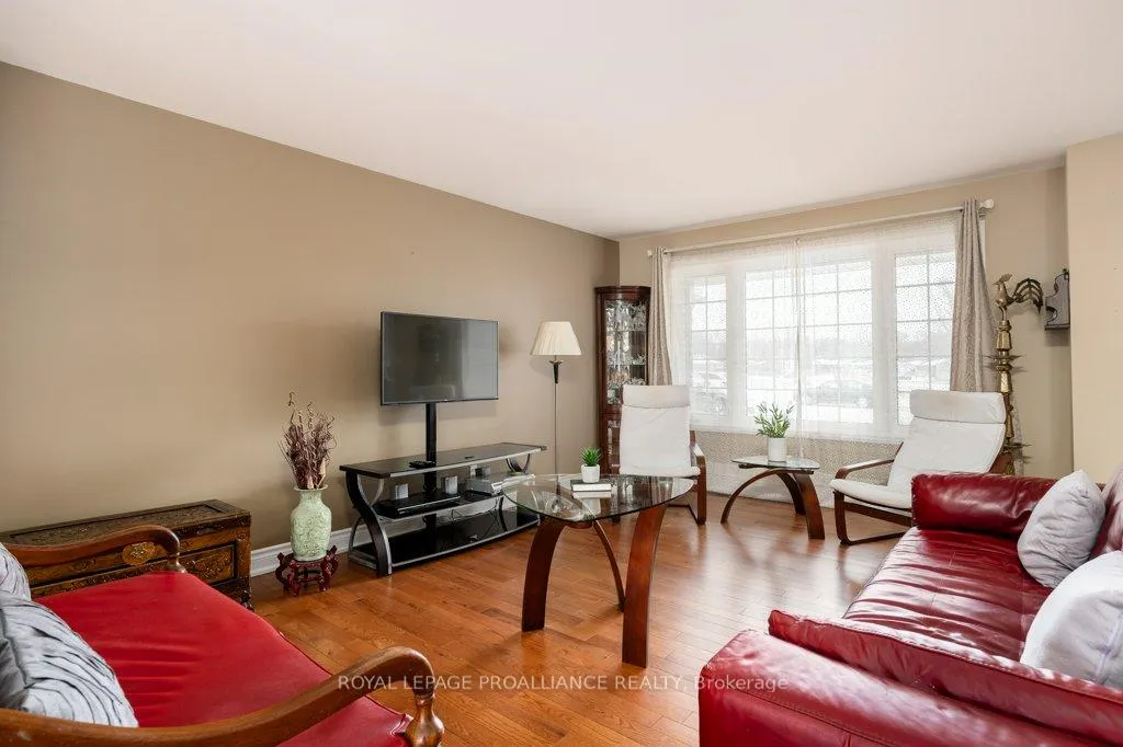 Photo 6 of 24 Stonegate Crescent, Quinte West, Frankford Ward — HOMEH