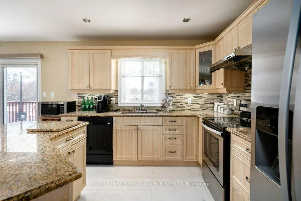 Photo 9 of 24 Stonegate Crescent, Quinte West, Frankford Ward — HOMEH