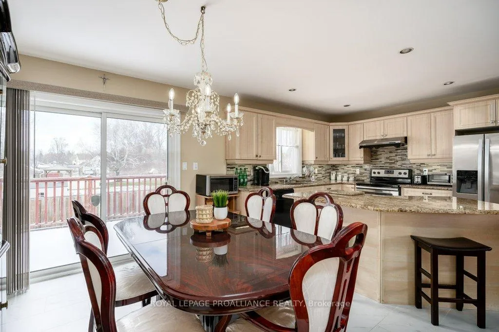 Photo 12 of 24 Stonegate Crescent, Quinte West, Frankford Ward — HOMEH