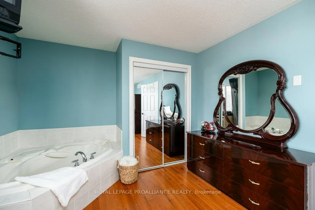 Photo 18 of 24 Stonegate Crescent, Quinte West, Frankford Ward — HOMEH