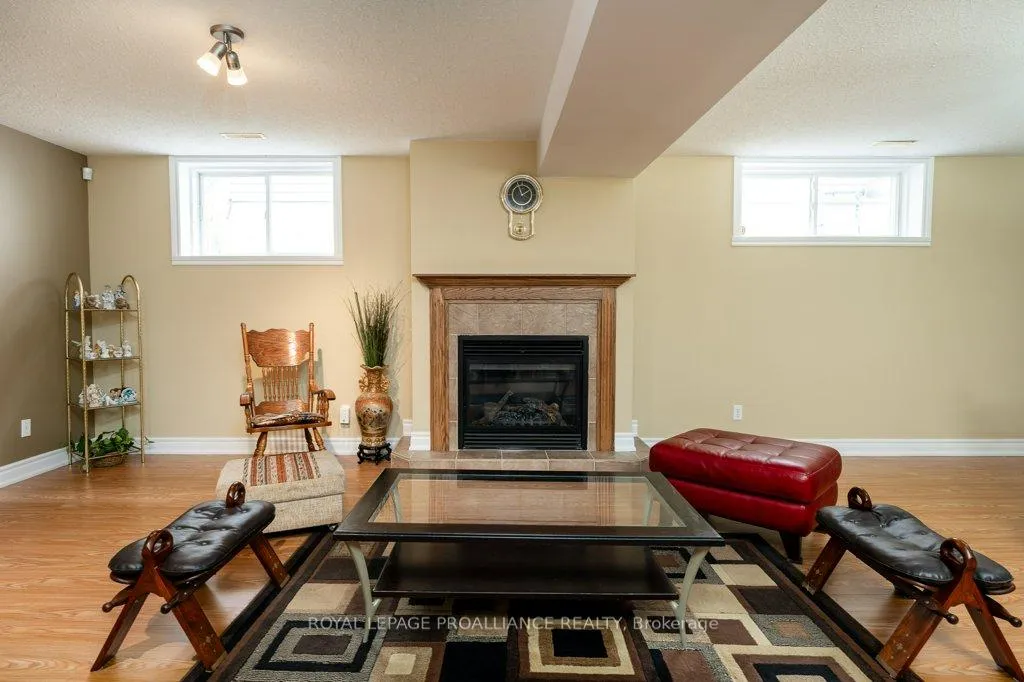 Photo 19 of 24 Stonegate Crescent, Quinte West, Frankford Ward — HOMEH