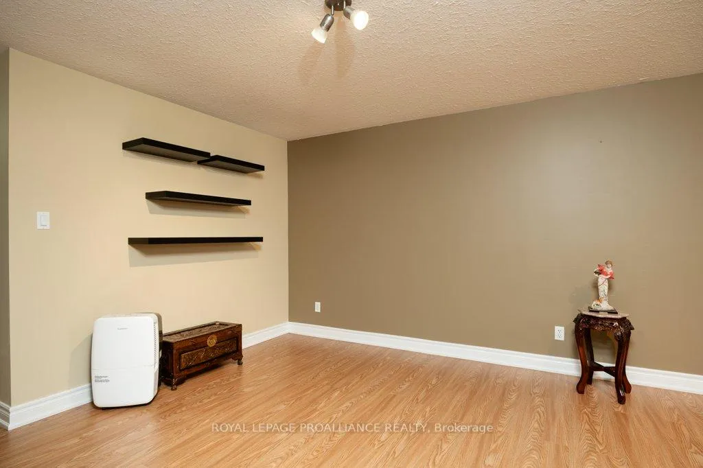 Photo 20 of 24 Stonegate Crescent, Quinte West, Frankford Ward — HOMEH