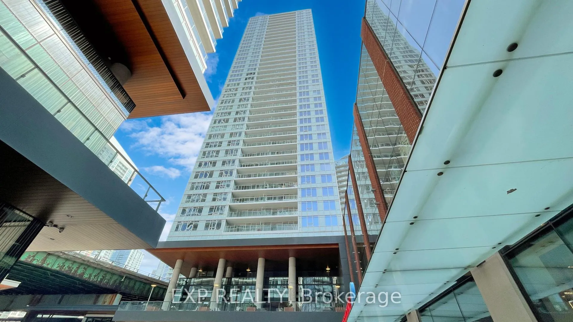 Photo 2 of Unit 615, 17 Bathurst Street S, Toronto, Waterfront Communities — HOMEH