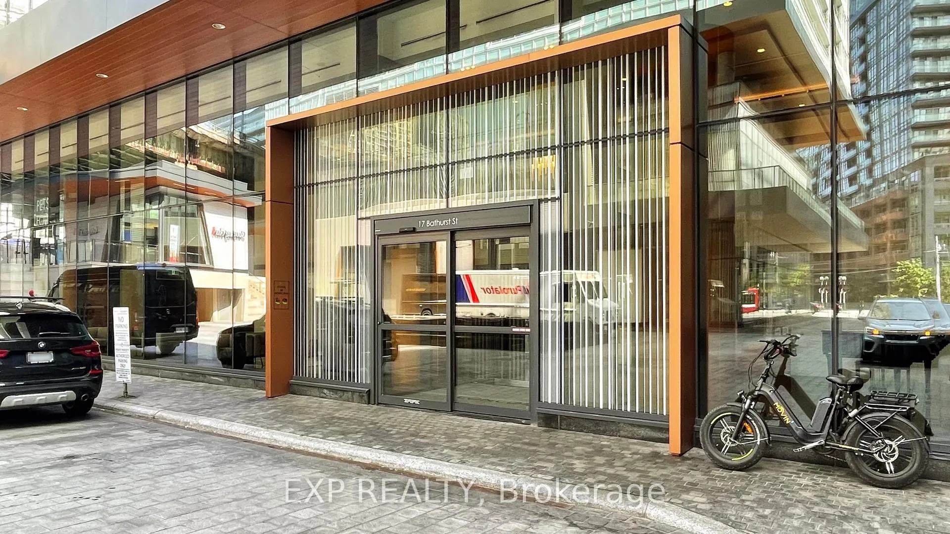 Photo 4 of Unit 615, 17 Bathurst Street S, Toronto, Waterfront Communities — HOMEH