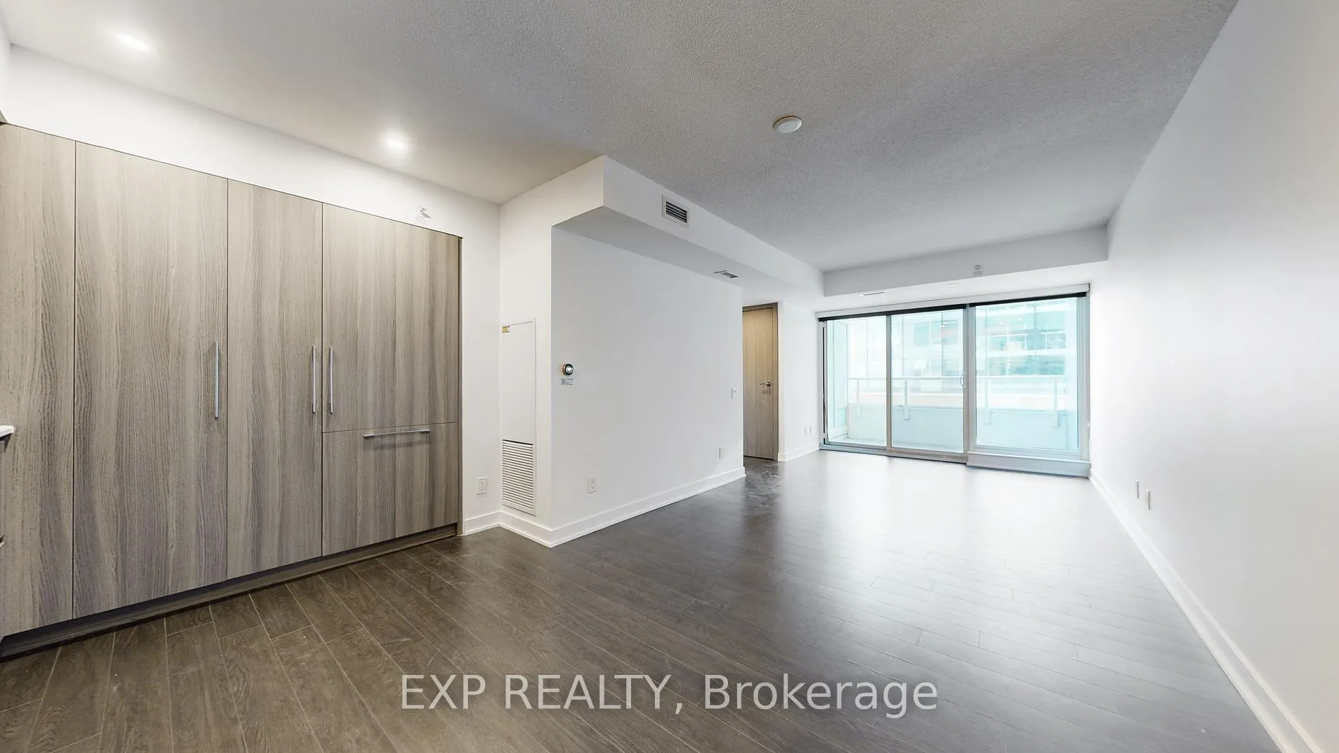Photo 11 of Unit 615, 17 Bathurst Street S, Toronto, Waterfront Communities — HOMEH