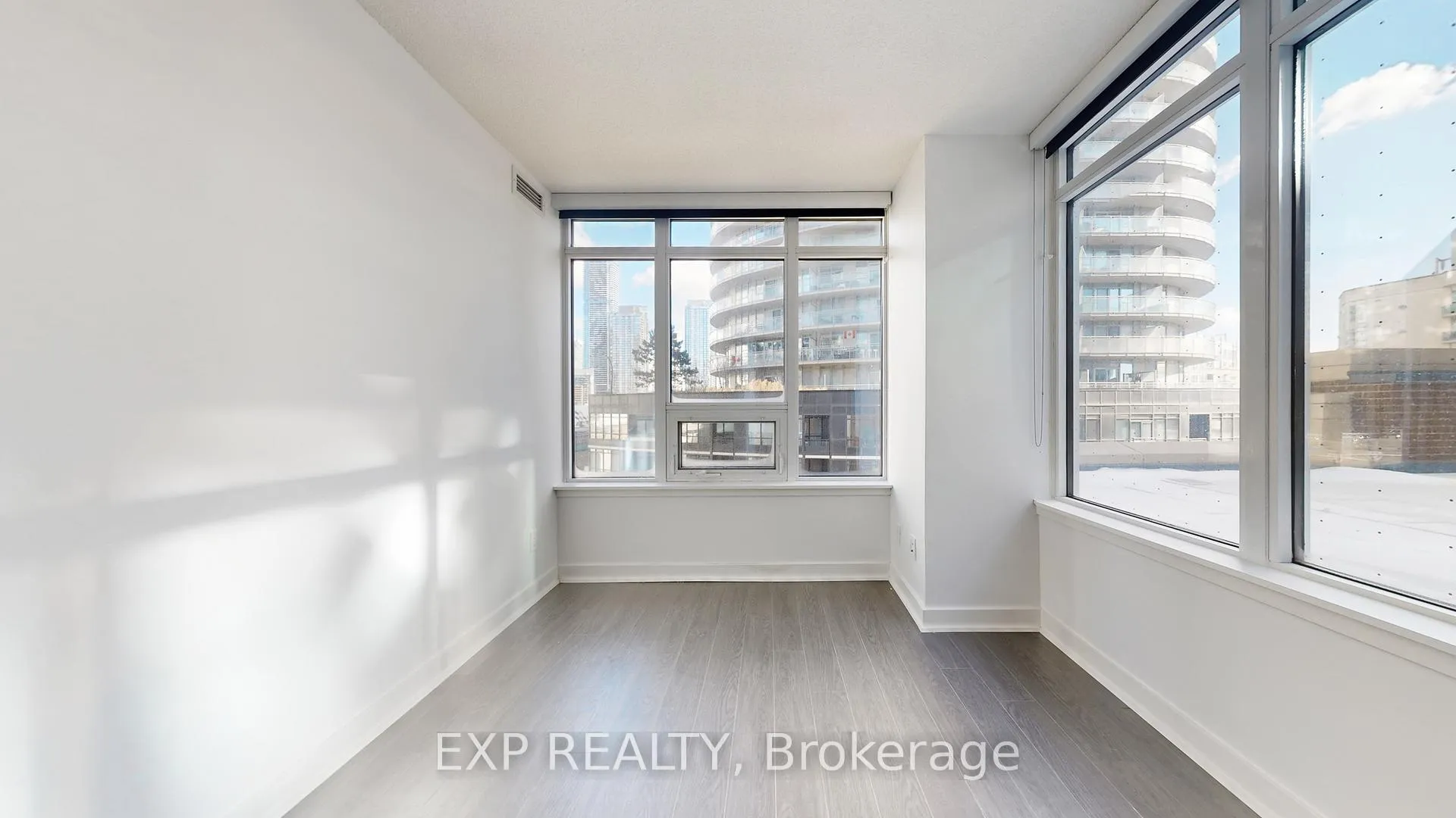 Photo 24 of Unit 615, 17 Bathurst Street S, Toronto, Waterfront Communities — HOMEH