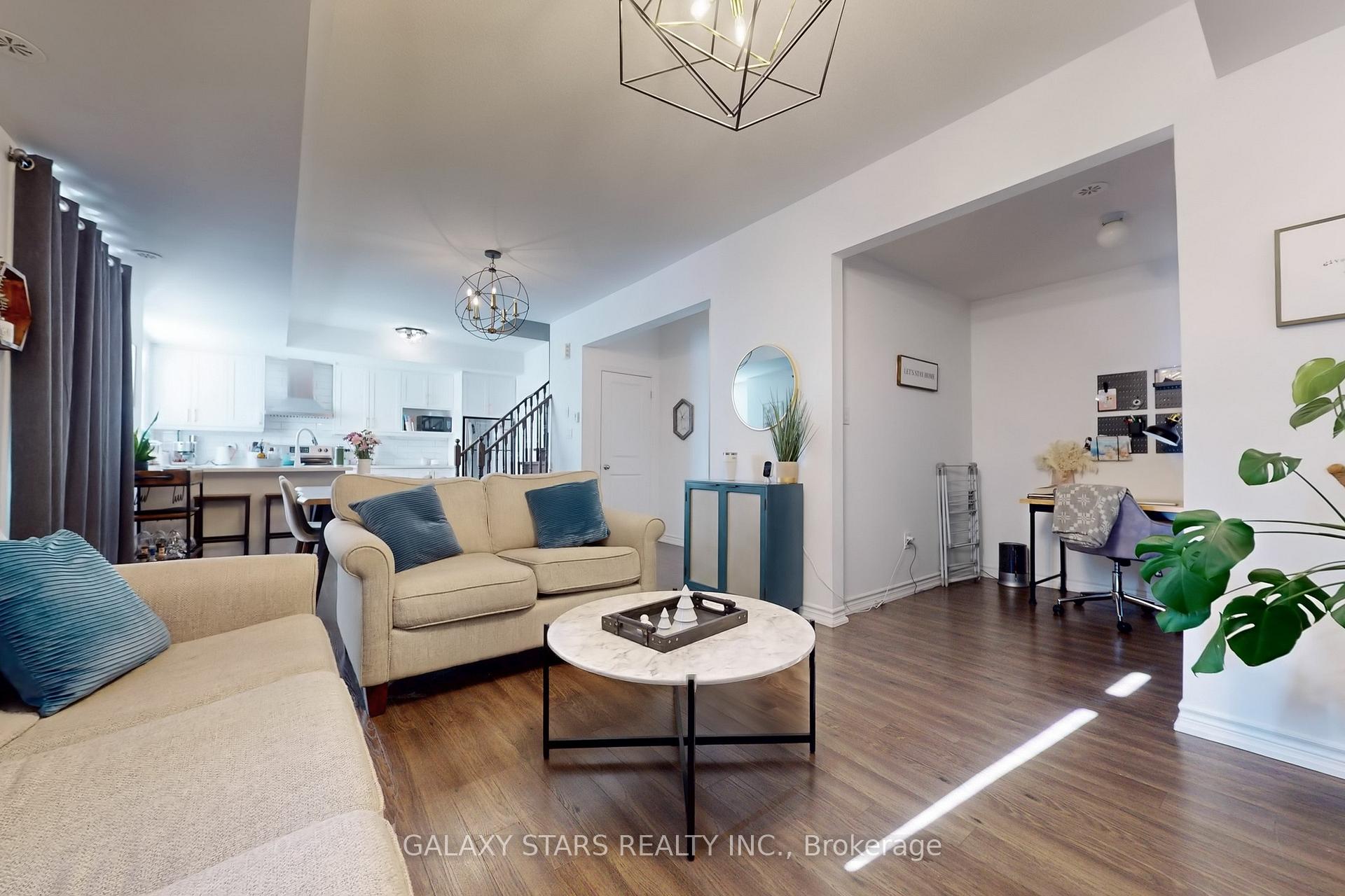 Photo 5 of Unit 102, 2429 Nantucket Chase, Pickering, Duffin Heights — HOMEH