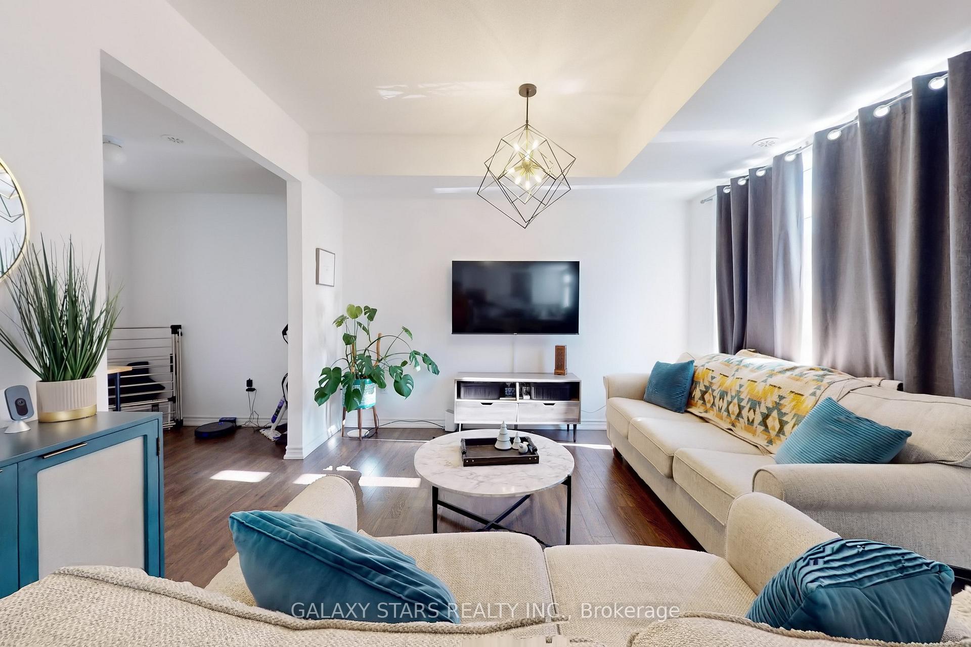 Photo 6 of Unit 102, 2429 Nantucket Chase, Pickering, Duffin Heights — HOMEH