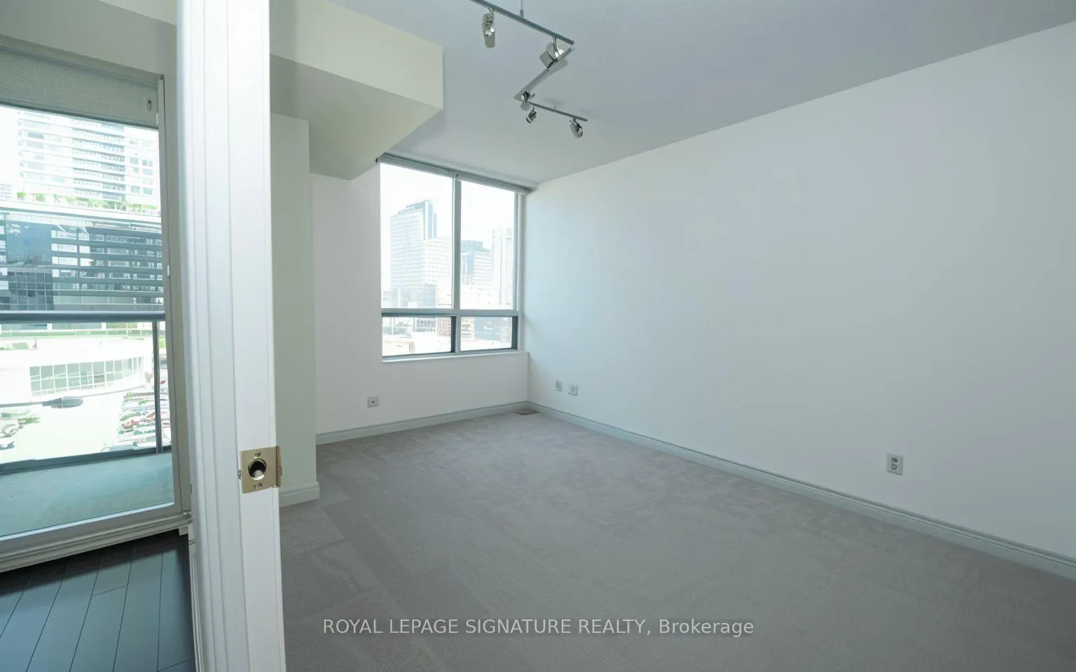 Photo 8 of Unit 509, 30 Grand Trunk Crescent, Toronto, Waterfront Communities — HOMEH