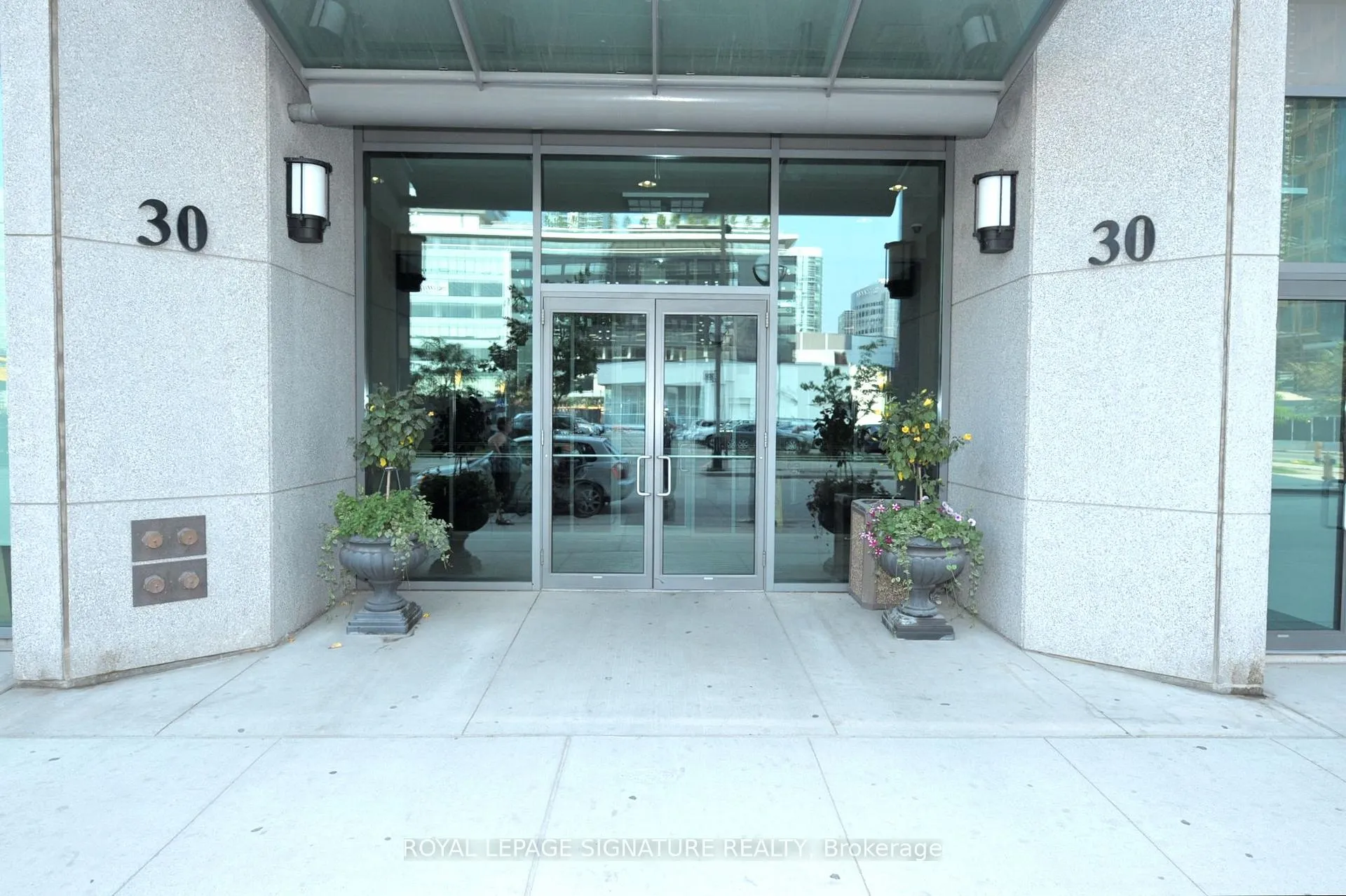 Photo 11 of Unit 509, 30 Grand Trunk Crescent, Toronto, Waterfront Communities — HOMEH