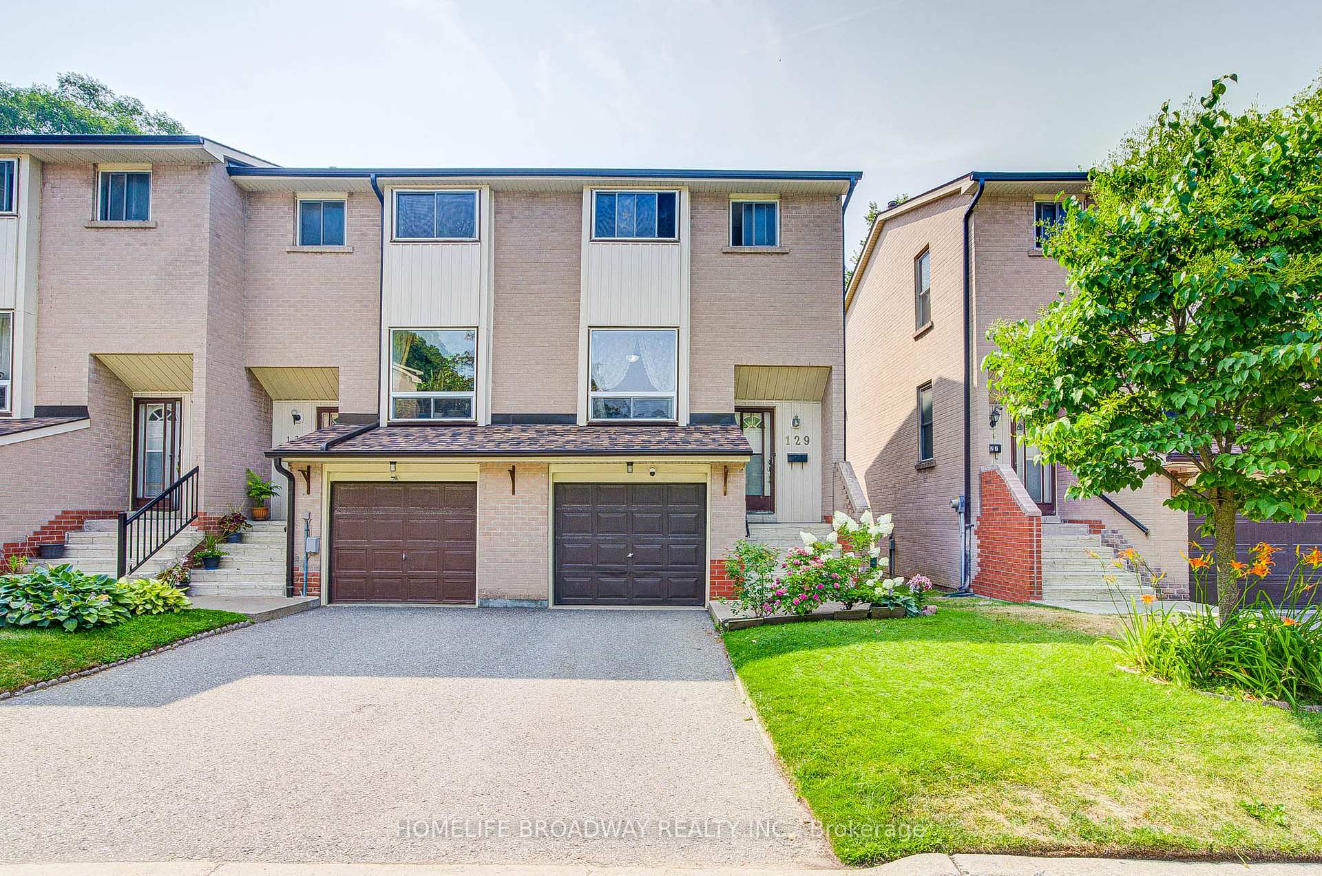 Front of Unit 129, 25 Collinsgrove Road