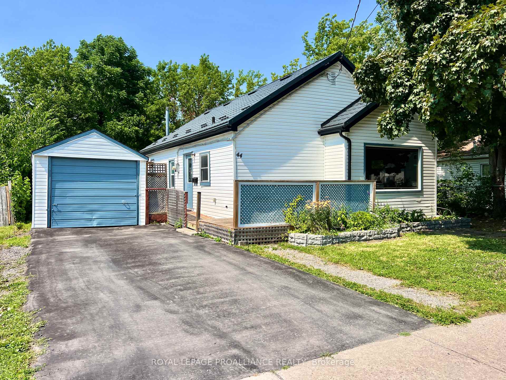 Photo 1 of 44 Russell Street, Belleville, Belleville Ward — HOMEH