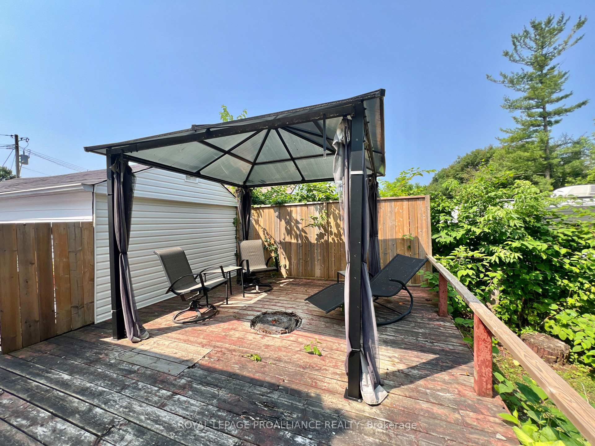 Photo 18 of 44 Russell Street, Belleville, Belleville Ward — HOMEH