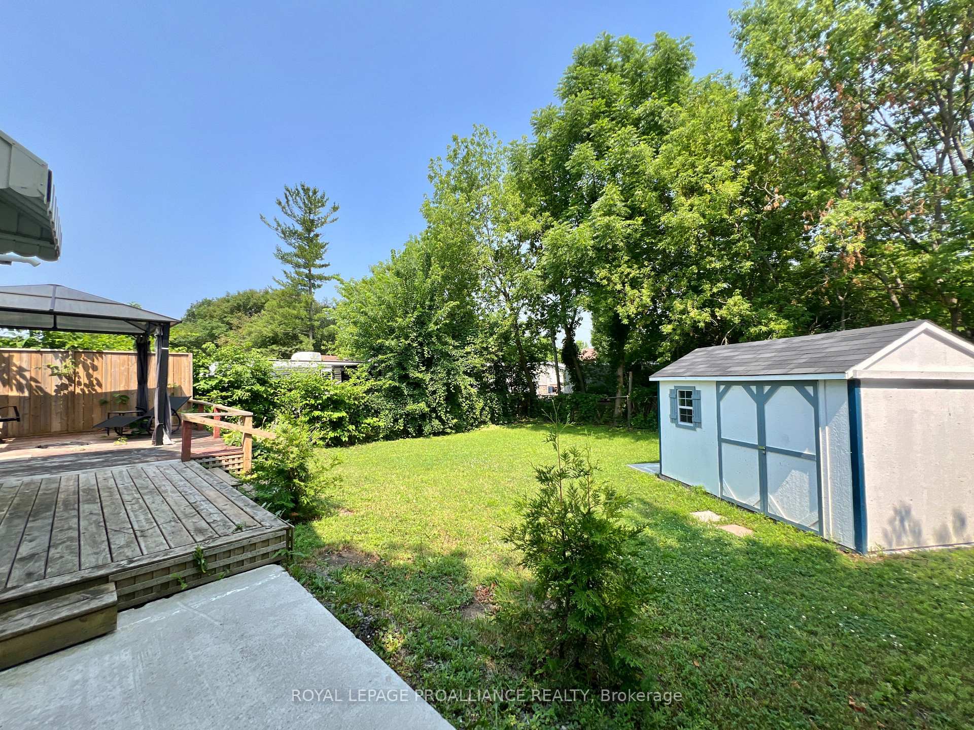 Photo 21 of 44 Russell Street, Belleville, Belleville Ward — HOMEH