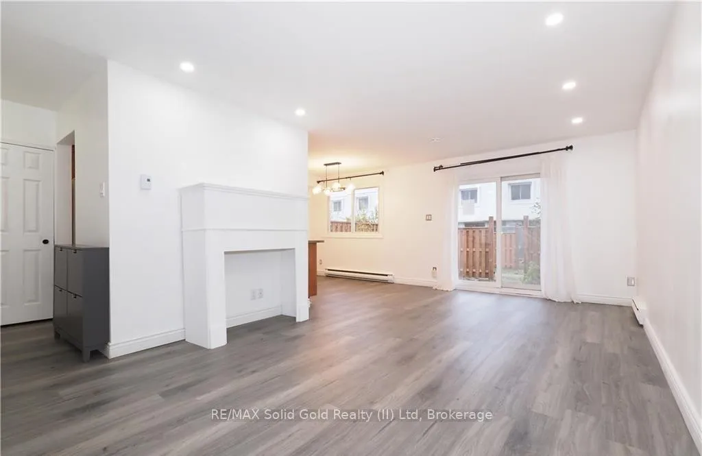 Photo 6 of Unit 4, 300 Traynor Avenue, Kitchener — HOMEH