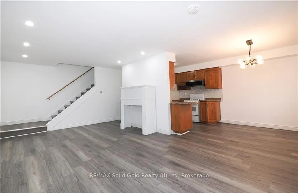 Photo 9 of Unit 4, 300 Traynor Avenue, Kitchener — HOMEH