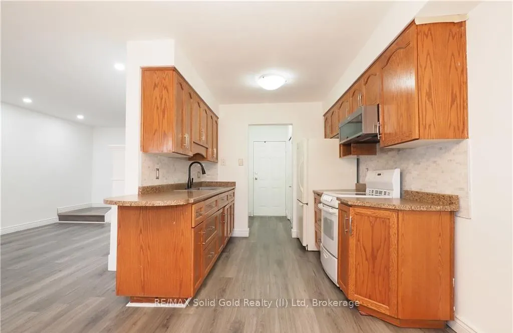 Photo 10 of Unit 4, 300 Traynor Avenue, Kitchener — HOMEH