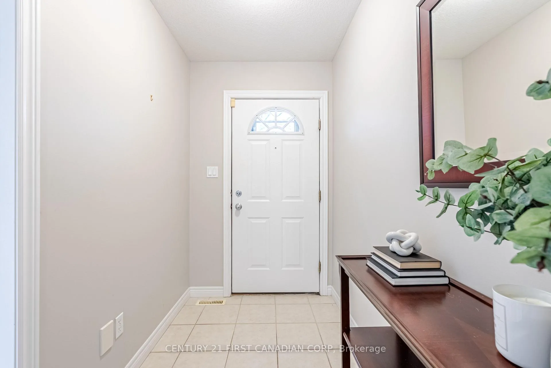 Photo 6 of Unit 17, 95 Capulet Lane, London, North M — HOMEH