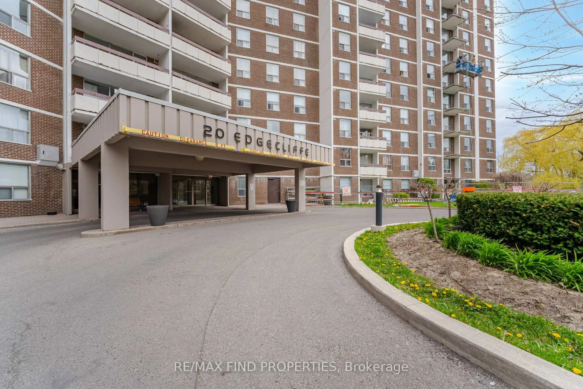 Photo 2 of Unit 403, 20 Edgecliffe Golfway, Toronto, Flemingdon Park — HOMEH