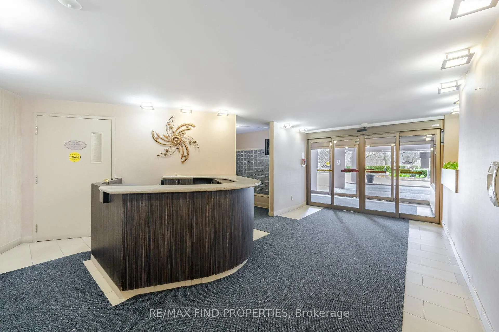 Photo 3 of Unit 403, 20 Edgecliffe Golfway, Toronto, Flemingdon Park — HOMEH