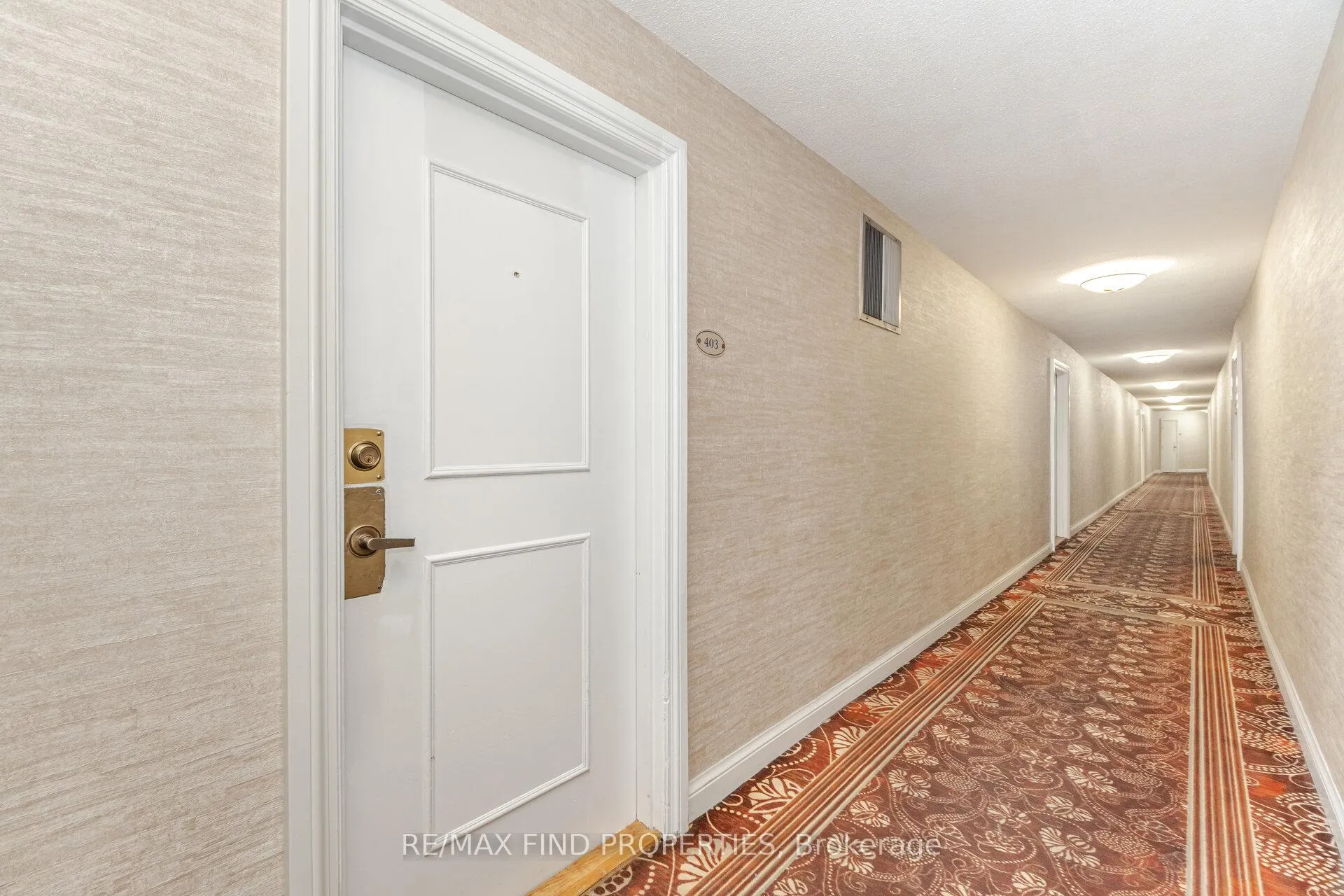 Photo 4 of Unit 403, 20 Edgecliffe Golfway, Toronto, Flemingdon Park — HOMEH