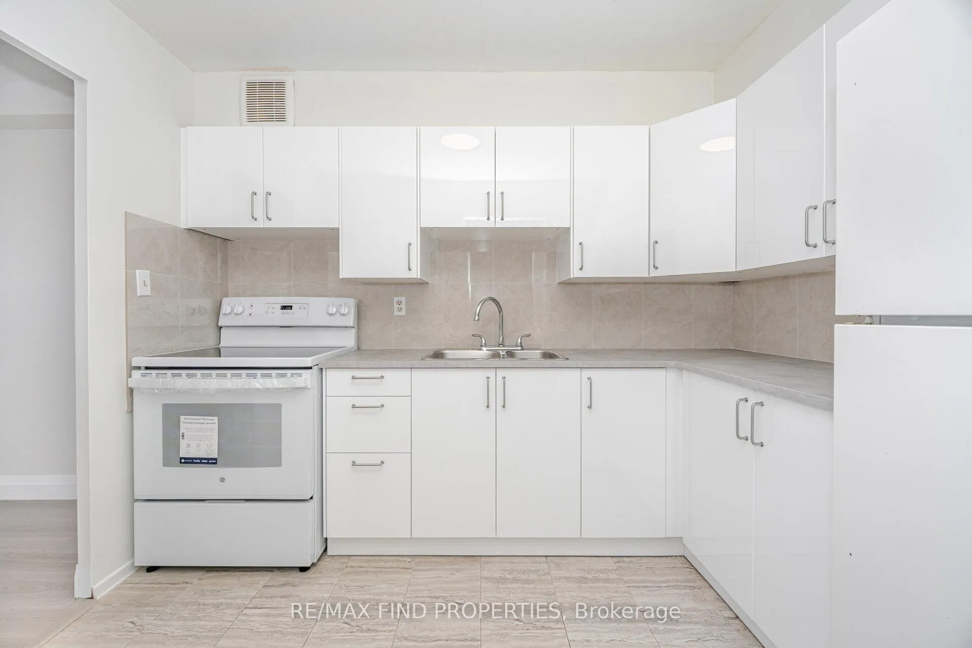Photo 9 of Unit 403, 20 Edgecliffe Golfway, Toronto, Flemingdon Park — HOMEH