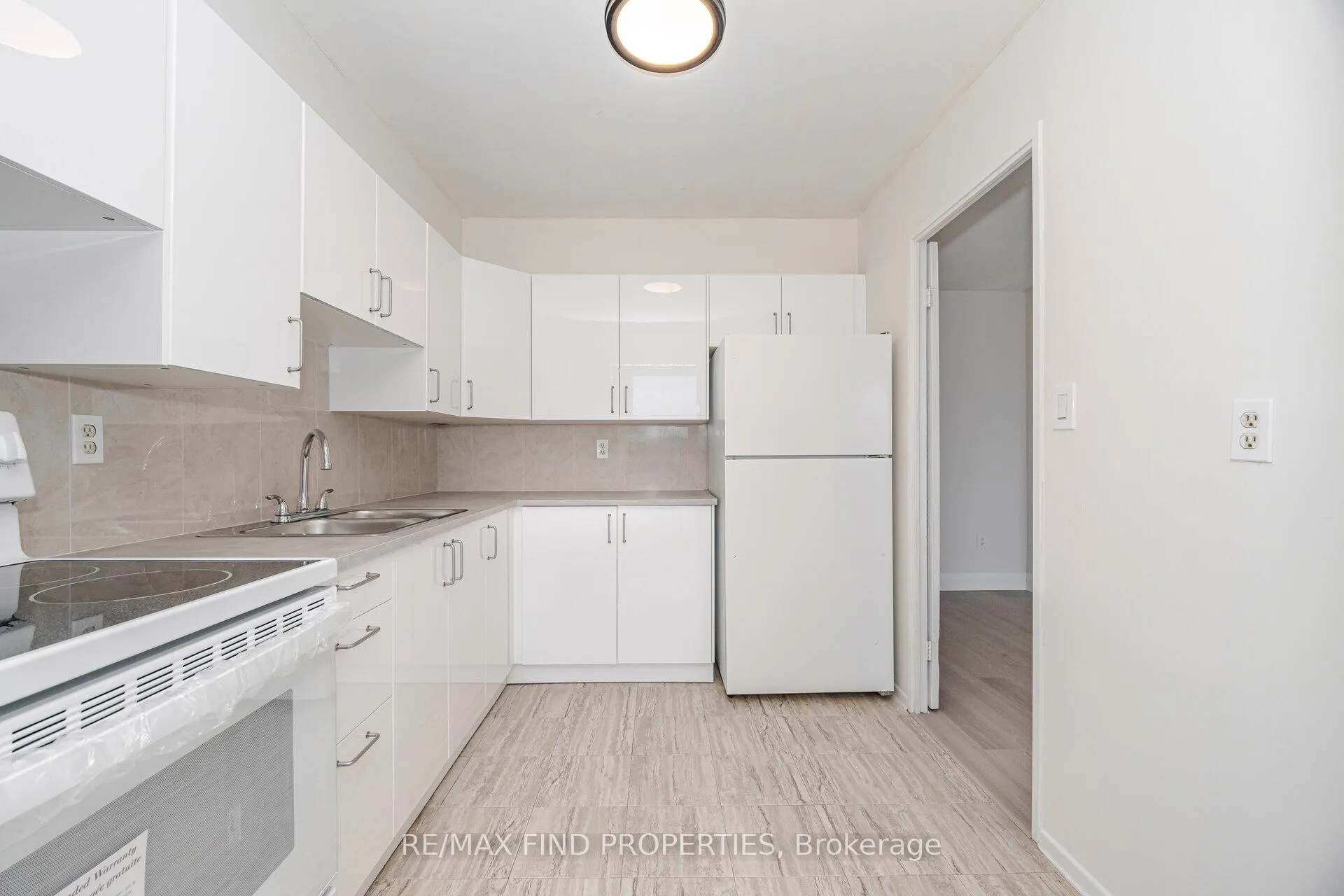 Photo 10 of Unit 403, 20 Edgecliffe Golfway, Toronto, Flemingdon Park — HOMEH