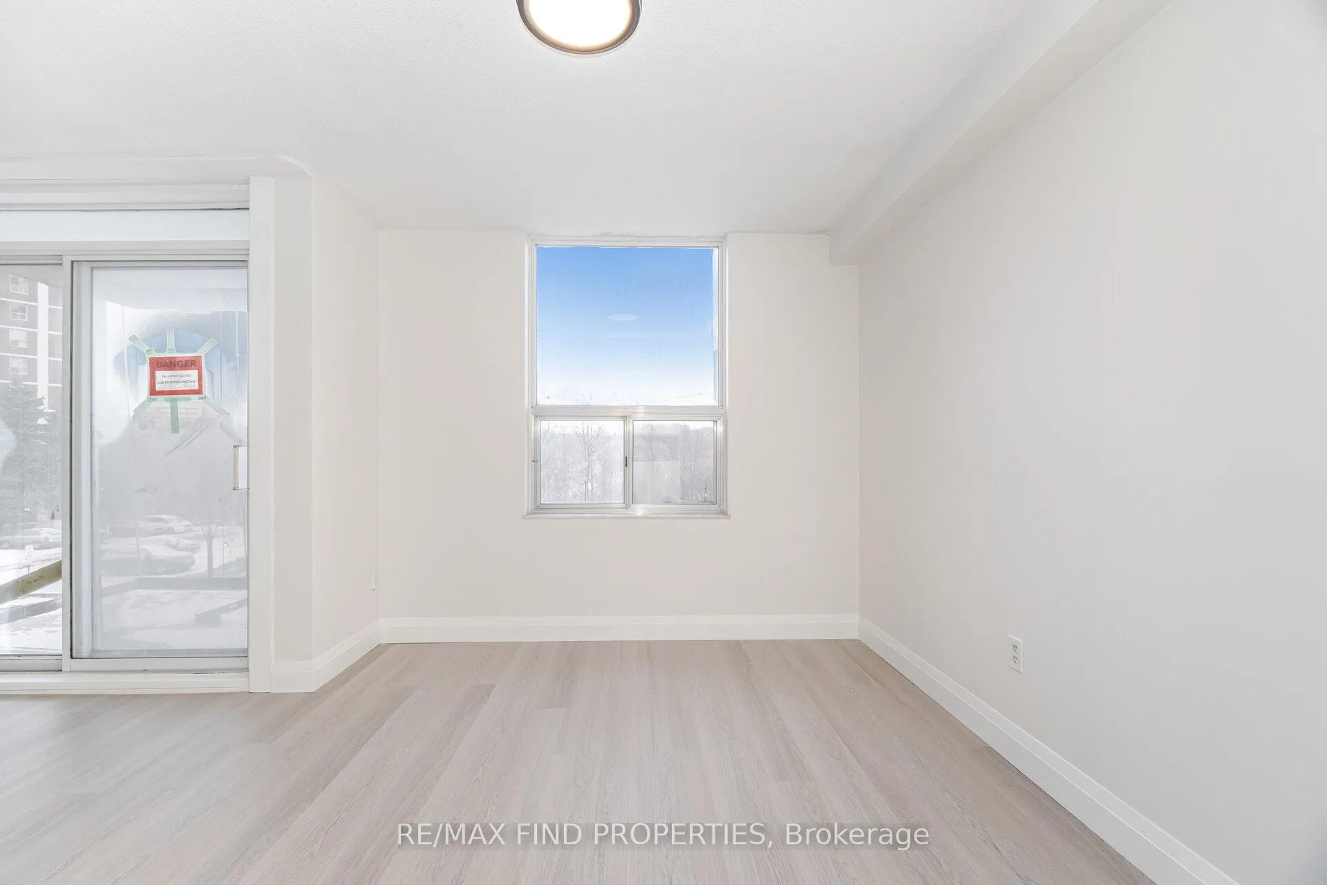 Photo 12 of Unit 403, 20 Edgecliffe Golfway, Toronto, Flemingdon Park — HOMEH