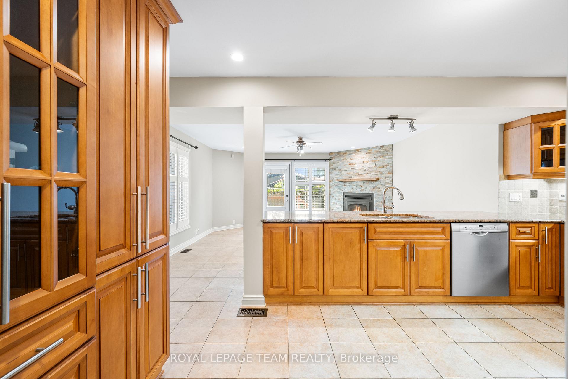 Photo 17 of 3 Millbrook Crescent, Ottawa, City View/Skyline/Fisher Heights/Parkwood Hills — HOMEH